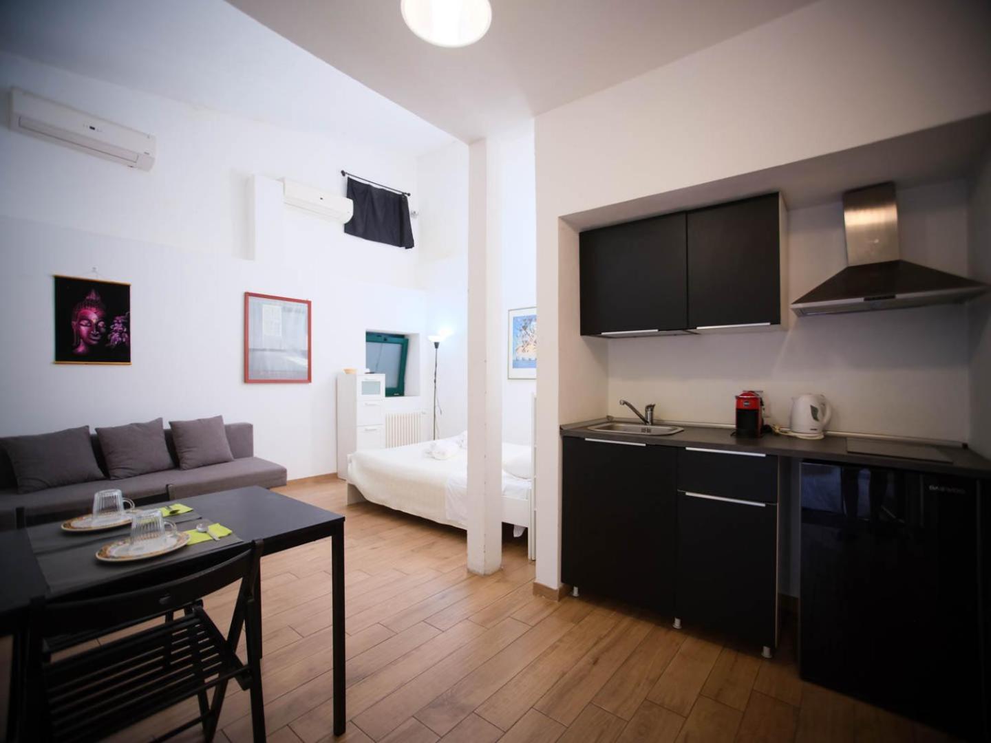 Apartment Il Giardino Dell'argano Rosso Rom