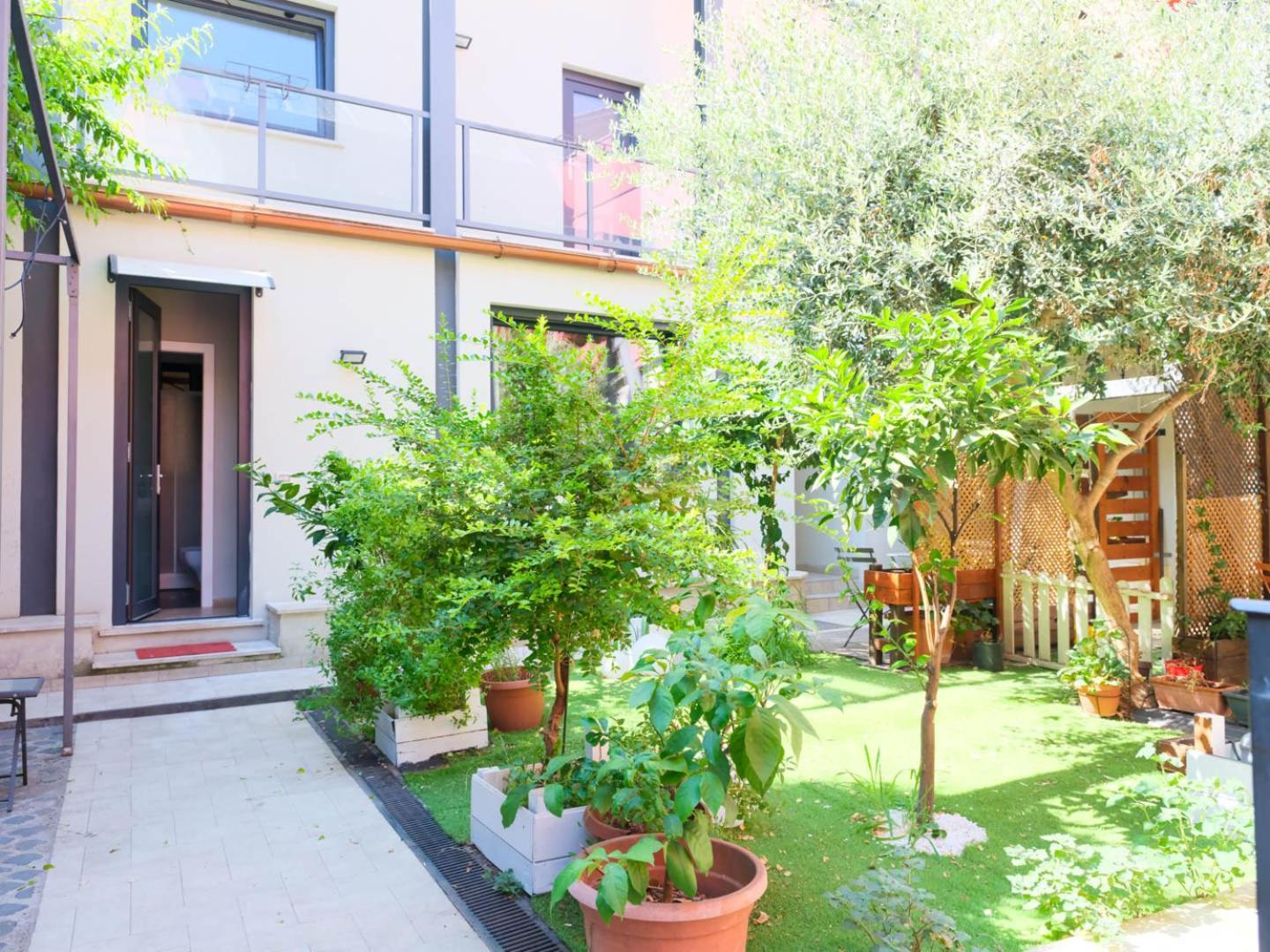 Apartment Il Giardino Dell'argano Rosso Rom